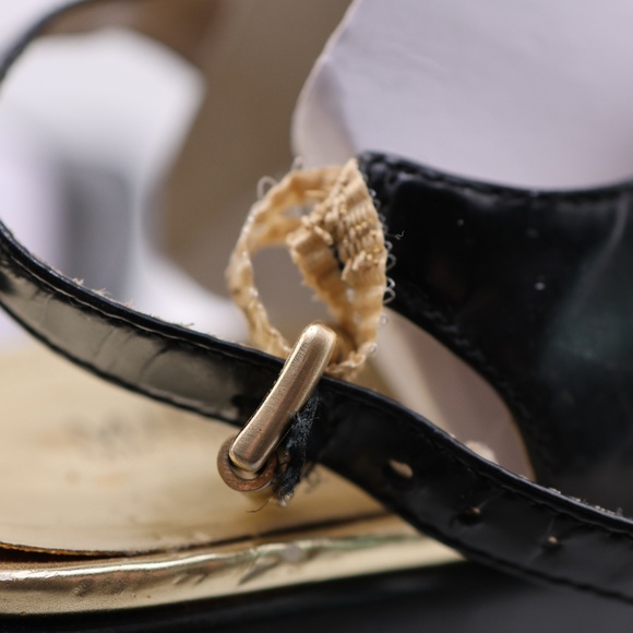 Michael Kors Black/Gold Leather Sandals - Block Heel - Picture 5 of 5